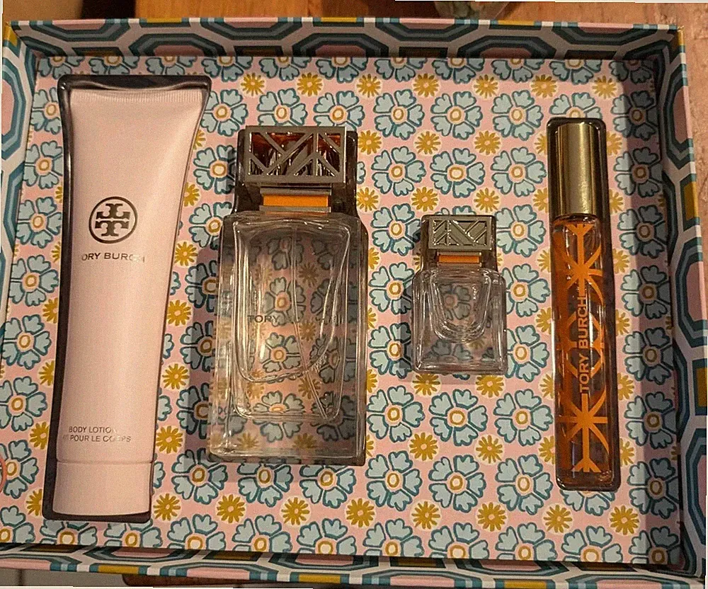 Tory Burch Eau De Perfume GIFT SET Of 4